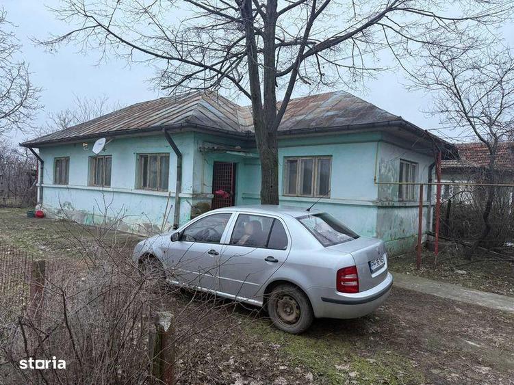 Casă cu 3 camere cu Teren 100 Mp în Central