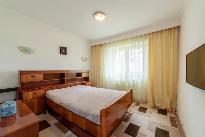 Apartament cu 3 camere decomandat în Bere