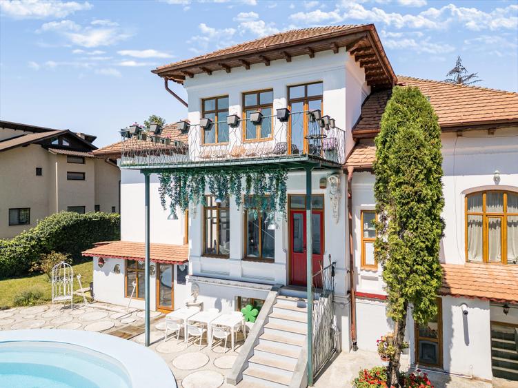 Casă individuală cu 21 camere cu Piscina în Central