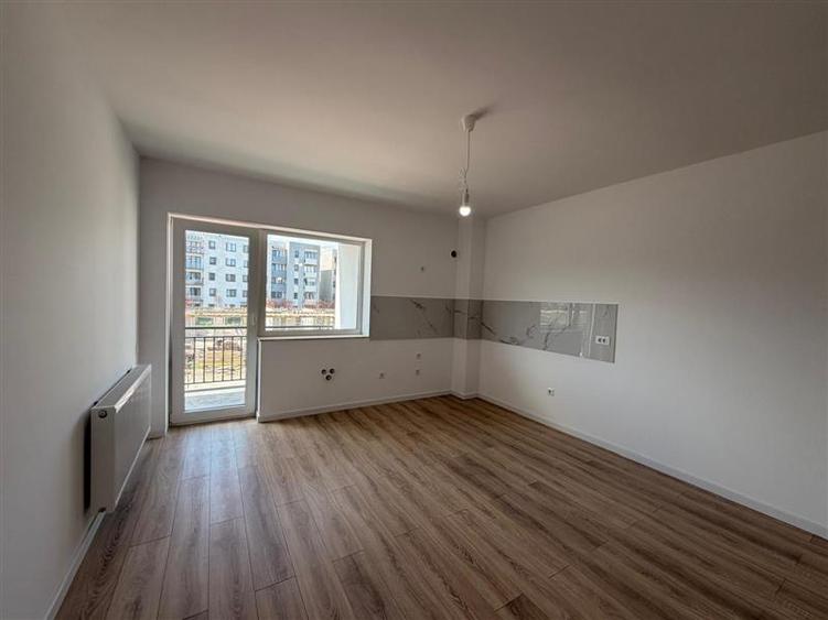 Apartament cu 2 camere decomandat în Tractorul — fotografia 3