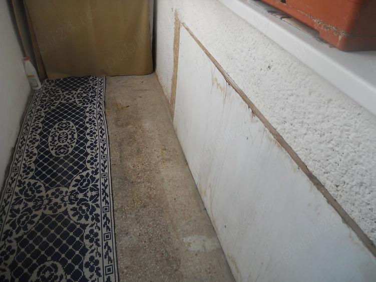 Apartament cu 3 camere semidecomandat în Precista
