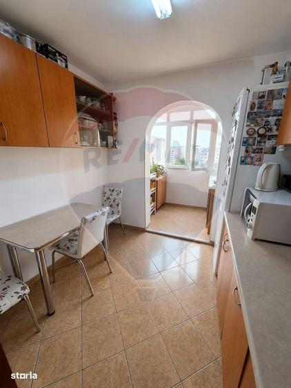 Apartament cu 3 camere de vanzare in zona Aparatorii Patriei - 2