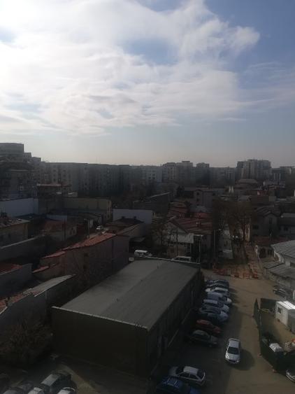 Apartament cu 2 camere semidecomandat în P-ța Muncii