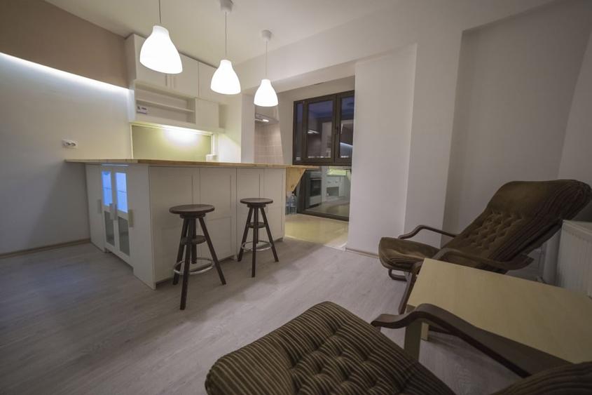Apartament cu 2 camere decomandat în Vitan