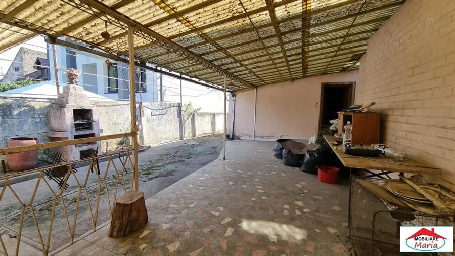 Casă cu 3 camere în Semicentral
