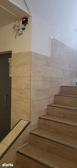 Apartament cu 3 camere semidecomandat în Iancului