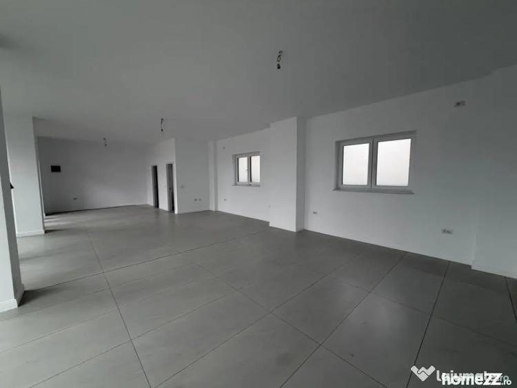 Spațiu comercial, de 90 mp, în Central