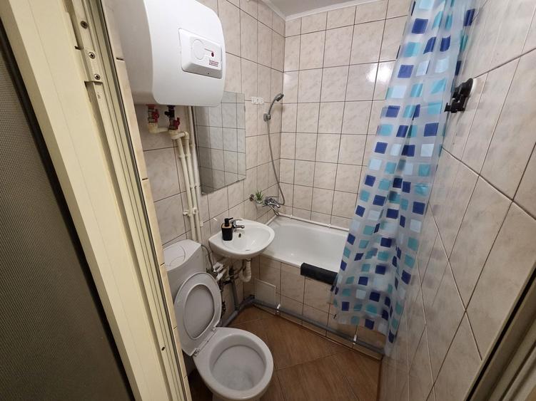 Garsonieră decomandată în Soarelui