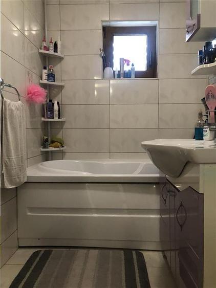 Apartament cu 4 camere decomandat, mobilat în Noua