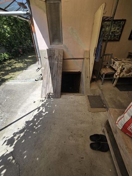 Casă cu 4 camere în Petelea