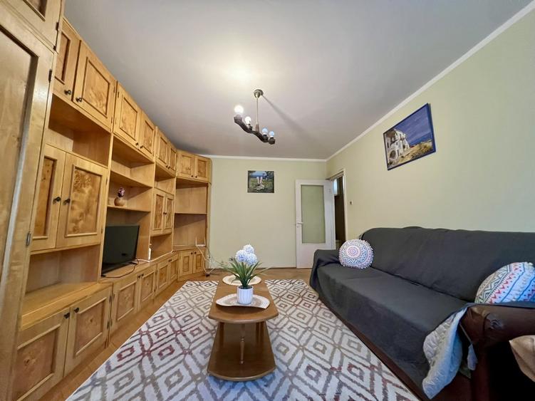 Apartament cu 2 camere decomandat, mobilat în Soarelui