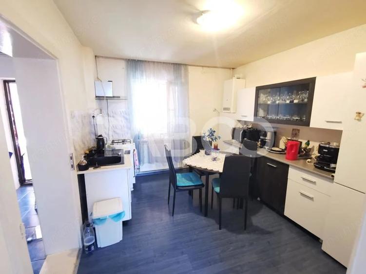 Casă cu 5 camere cu Teren 687 Mp în Central