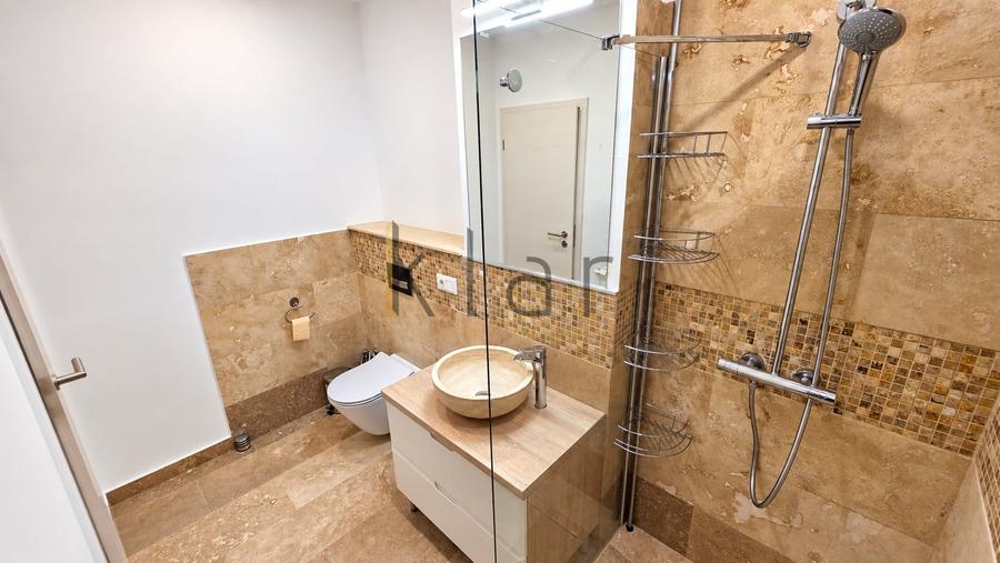 Apartament cu 2 camere semidecomandat, mobilat în Central