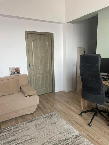 Apartament cu 2 camere decomandat în Est