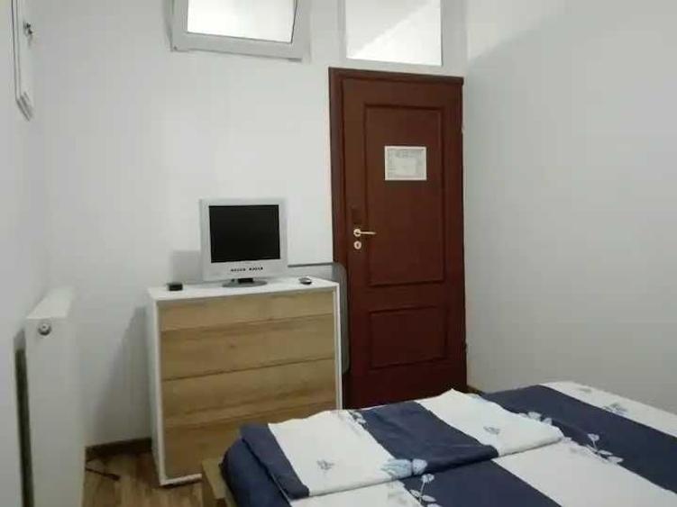 Inchiriez apartament ultracentral ultramodern cu parcare privata - 4