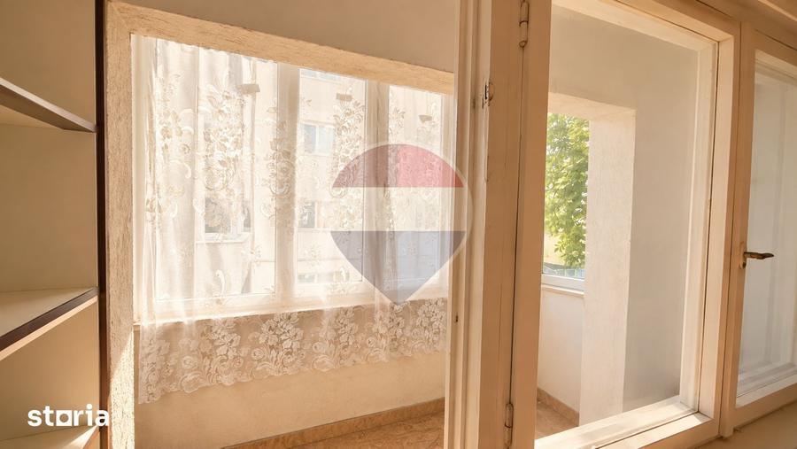 Apartament cu 3 camere decomandat în Mioriței