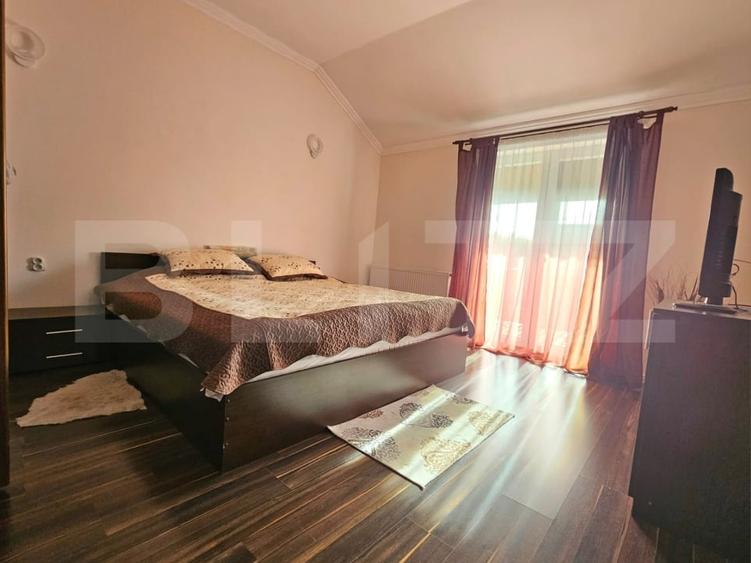 Casă individuală cu 5 camere cu Canalizare în Dumbrăvița