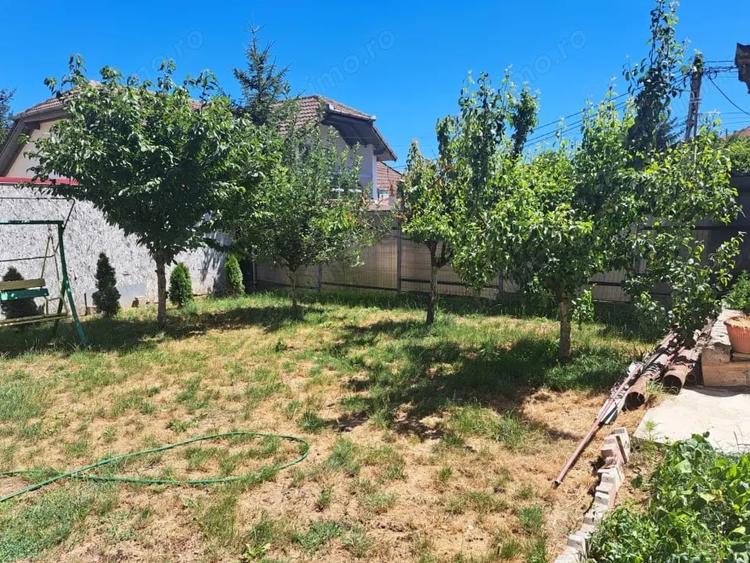 Casă cu 8 camere cu Teren 330 Mp în Central