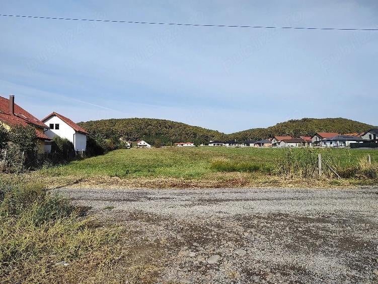 Teren de 4300 mp, în Central