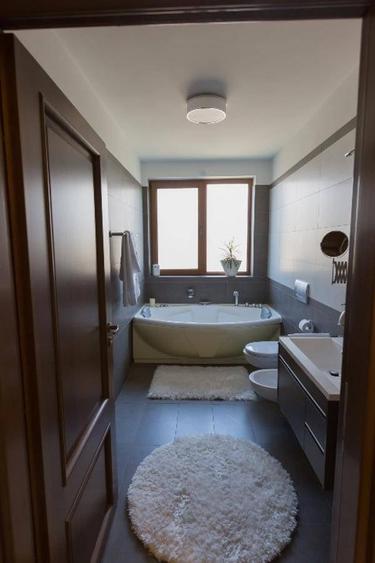 Apartament cu 3 camere 116mp, superfinisat, mobilat si utilat, cu parcare si 2 bai - 8