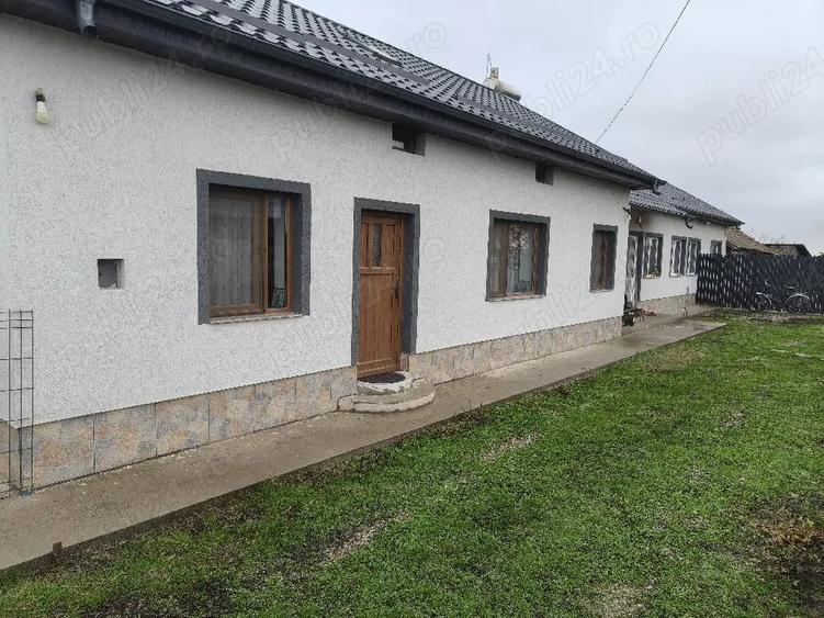Casă cu Teren 2500 Mp în Cezieni
