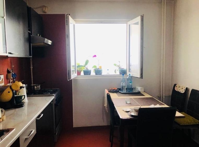 Apartament cu 3 camere decomandat, mobilat în Gorjului
