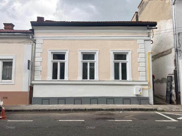 Casă individuală cu 5 camere cu Canalizare în Central