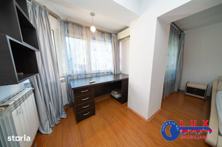 Apartament cu 3 camere decomandat în Babadag