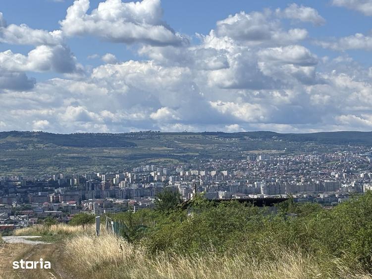 Teren de 800 mp, în Iris