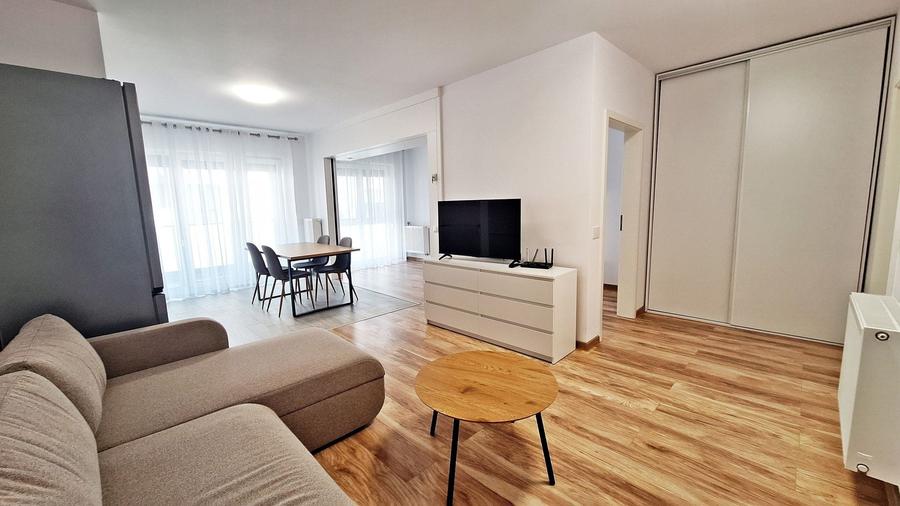 Apartament cu 2 camere semidecomandat, mobilat în Tractorul