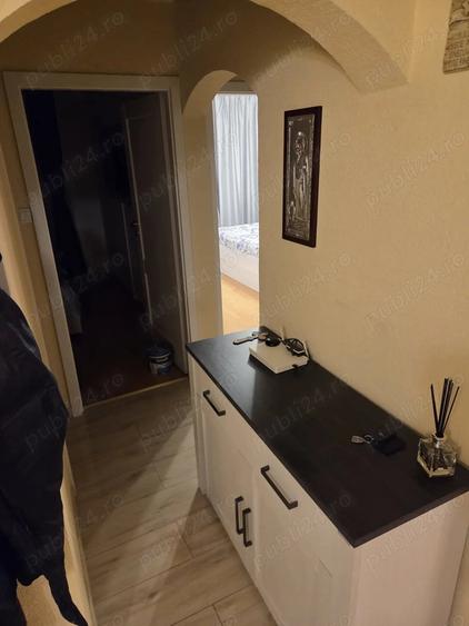 Apartament cu 3 camere decomandat în Lipovei