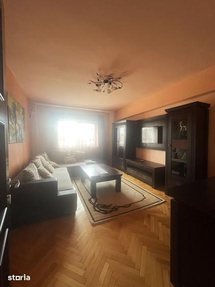 Apartament cu 3 camere decomandat în Tolstoi