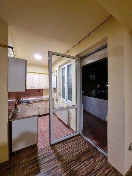 Apartament cu 3 camere decomandat în Iosia