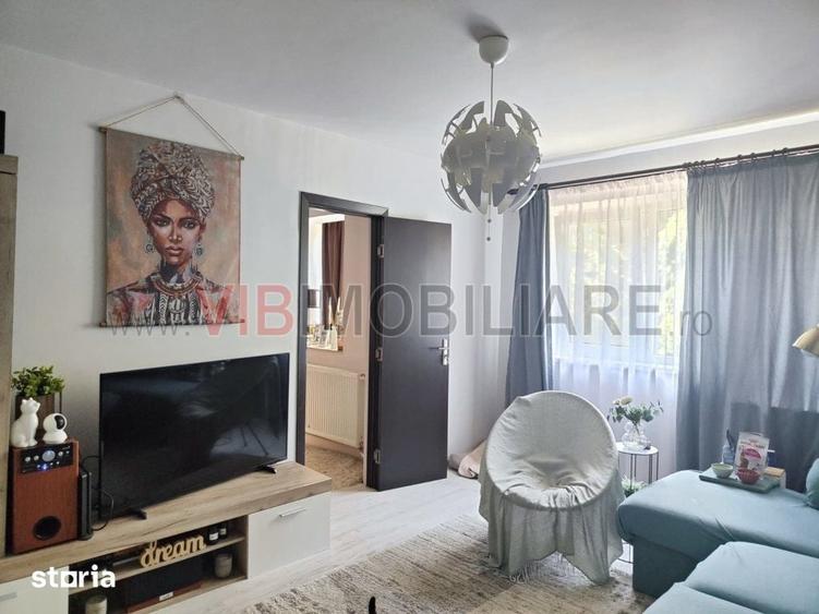 Va propun spre vanzare un apartament cu 3 camere, situat in zona Dambo - 5