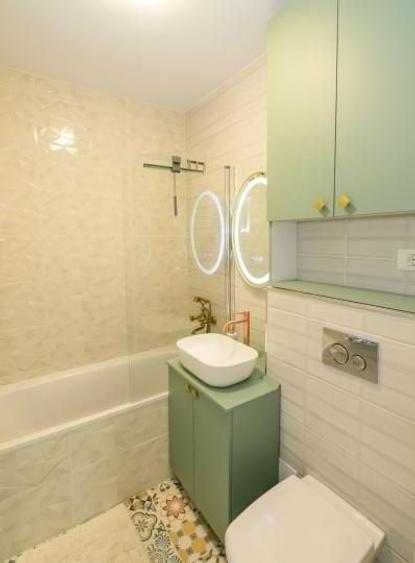 Apartament cu 3 camere semidecomandat, mobilat în Tomis II