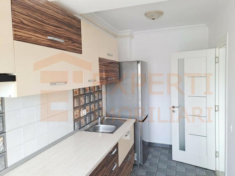 Apartament cu 2 camere decomandat, mobilat în Far