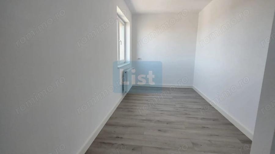 Apartament cu 5 camere decomandat în Nufărul