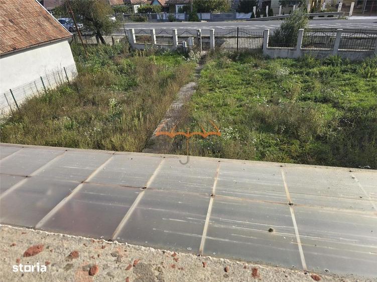 Casă cu 4 camere cu Teren 2424 Mp în Fundătura