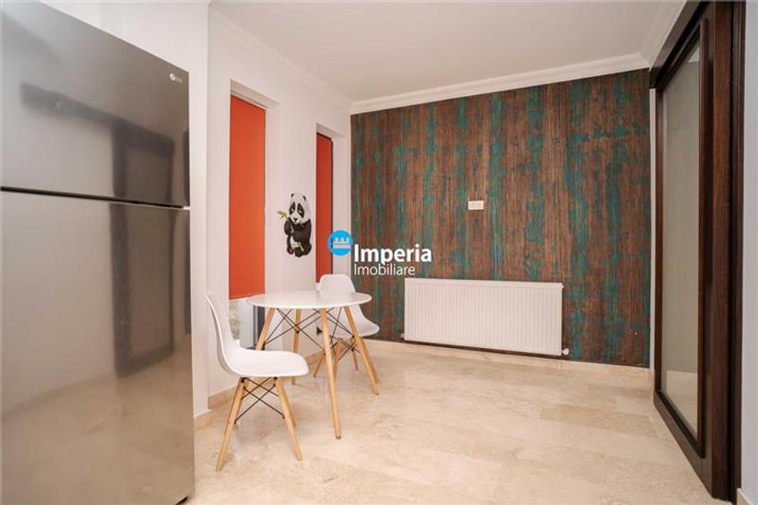 Casă individuală cu 4 camere cu Canalizare în Podul de Fier