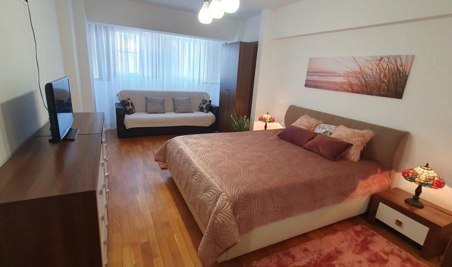 Apartament cu 4 camere în P-ța Romană