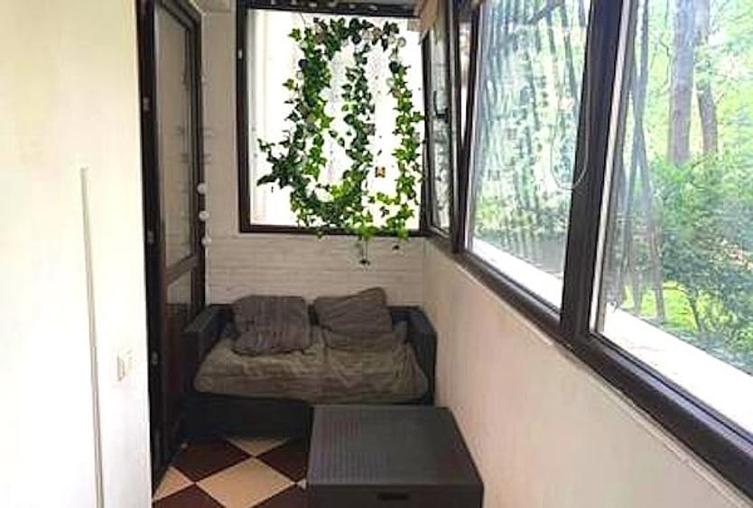 Apartament cu 3 camere decomandat, mobilat în Titan