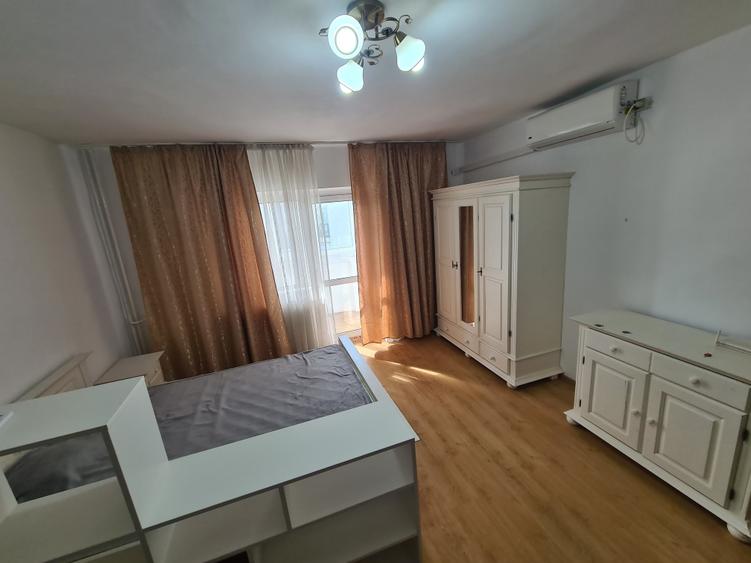 Garsonieră decomandată, mobilată în Unirii