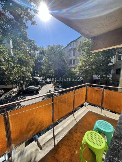 Apartament cu 2 camere, Oradea, Strada Lacul Rosu nr. 4.
