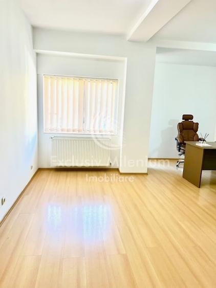 Birou, de 100 mp, în Universitate