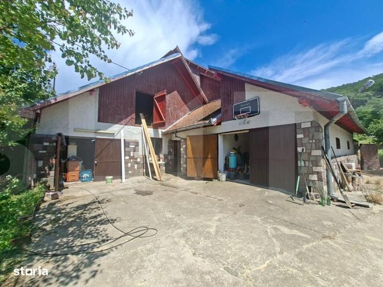 Casă cu 4 camere în Vâlcele