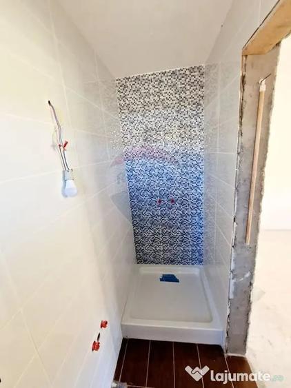 Casă cu 8 camere cu Teren 1502 Mp în Central