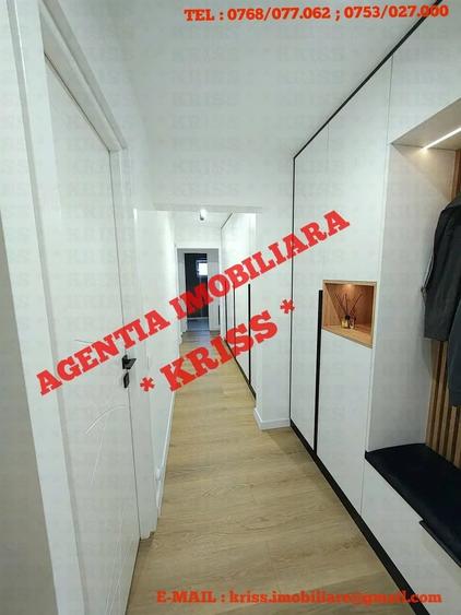 Apartament cu 3 camere decomandat în Teilor