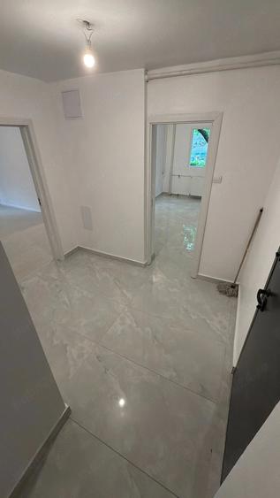 Apartament cu 2 camere decomandat în 1 Decembrie