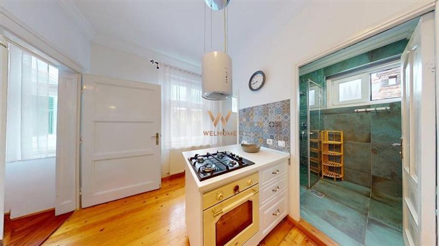 Apartament cu 3 camere semidecomandat în Central