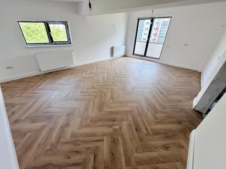 Duplex cu 4 camere cu Canalizare în Metalurgiei